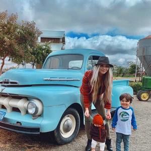 Meet your Posher, Monica